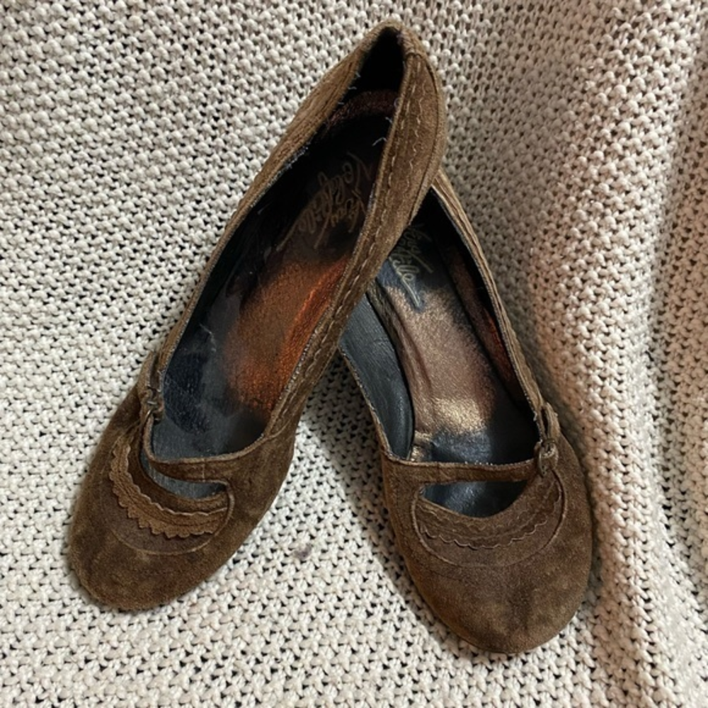 Very Volatile Mary Jane Heels,‎ Size 8